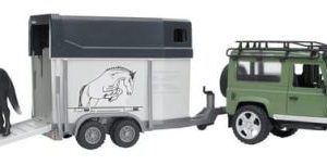 Masina de teren Land Rover Defender cu remorca transport cai